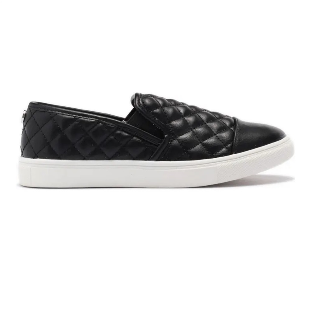 Steve Madden Black Slip On Zaander Shoes US Size 7